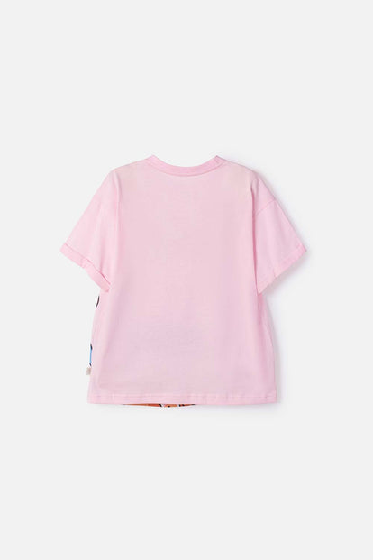 POLERA DE STITCH Y CAPYBARA MANGA CORTA ROSADA PARA NIÑA
