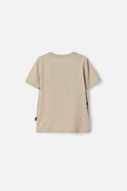 POLERA DE JURASSIC WORLD VERDE ESTAMPADA EN FRENTE PARA NIÑO 2T A 5T